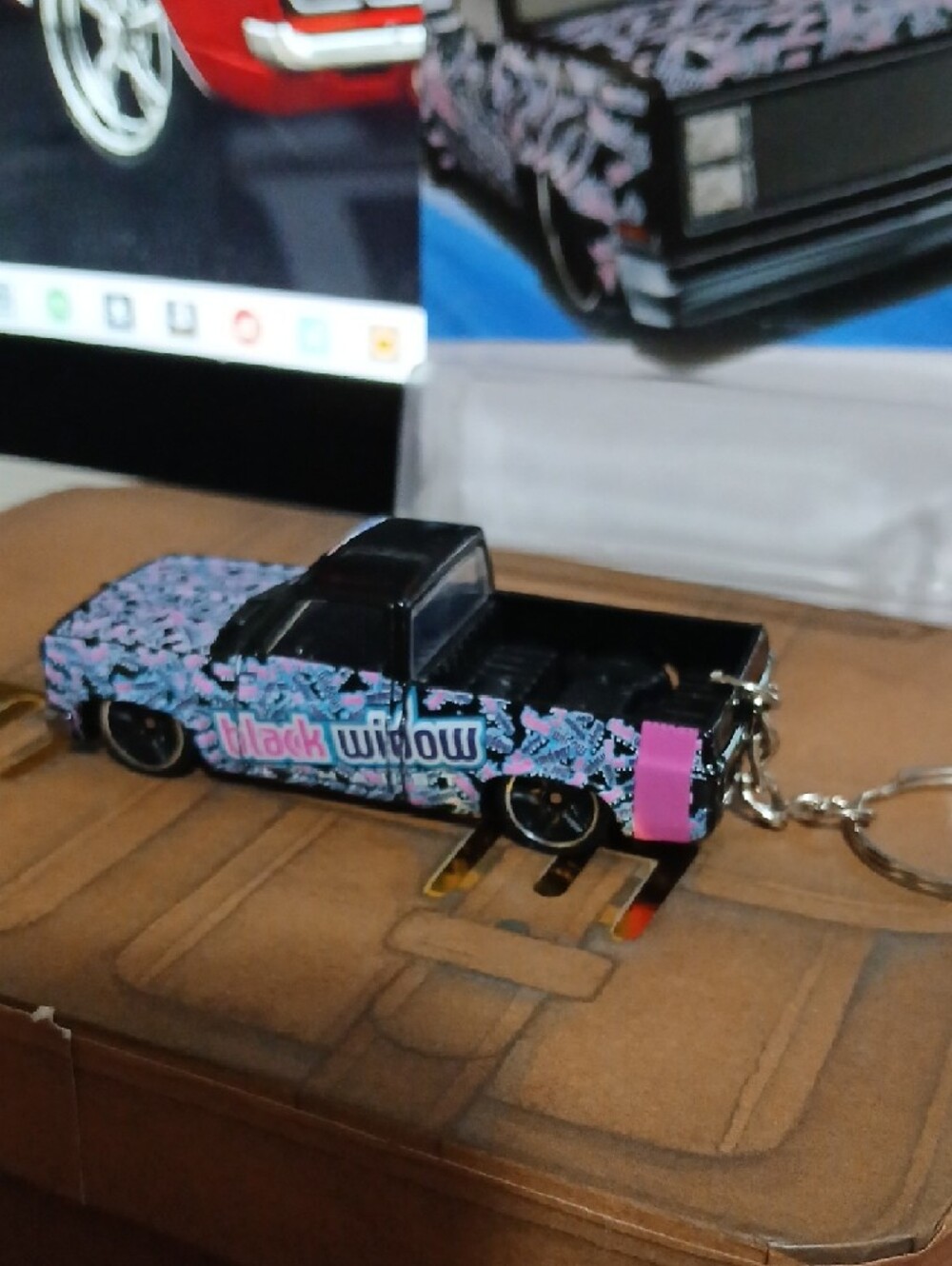 Hot Wheels '83 Chevy Silverado - Pink & Black Graphic Keychain - Picture 4 of 6